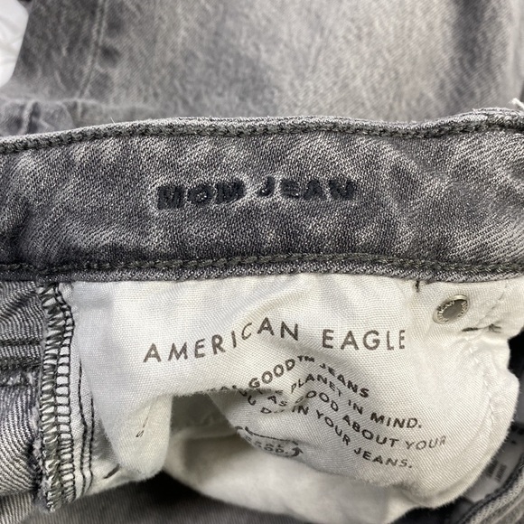 American Eagle Distressed Mom Jean High Rise Black Size 4 Short - Picture 11 of 14